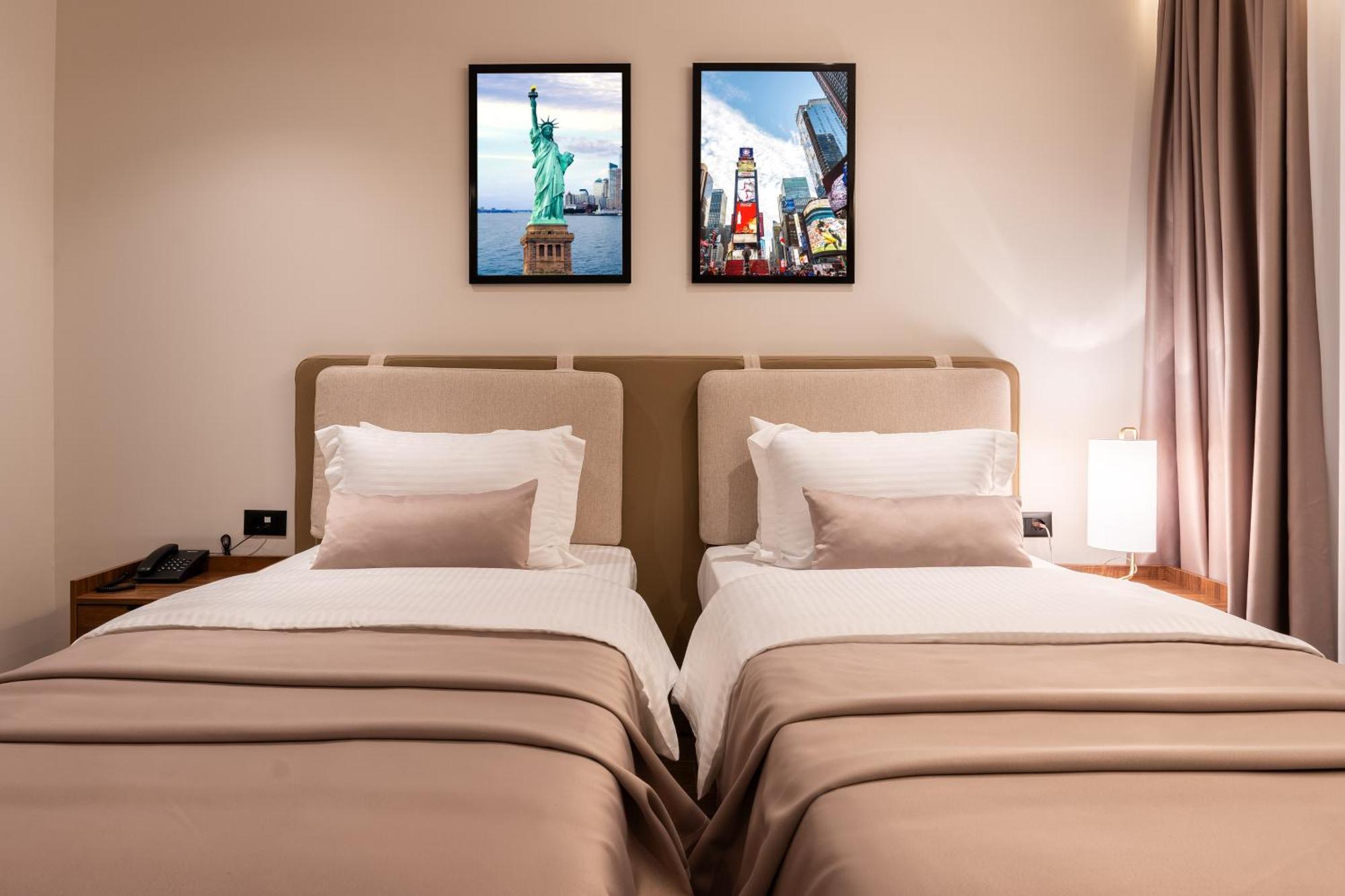 Ruby Hotel Prishtina Pristina Esterno foto
