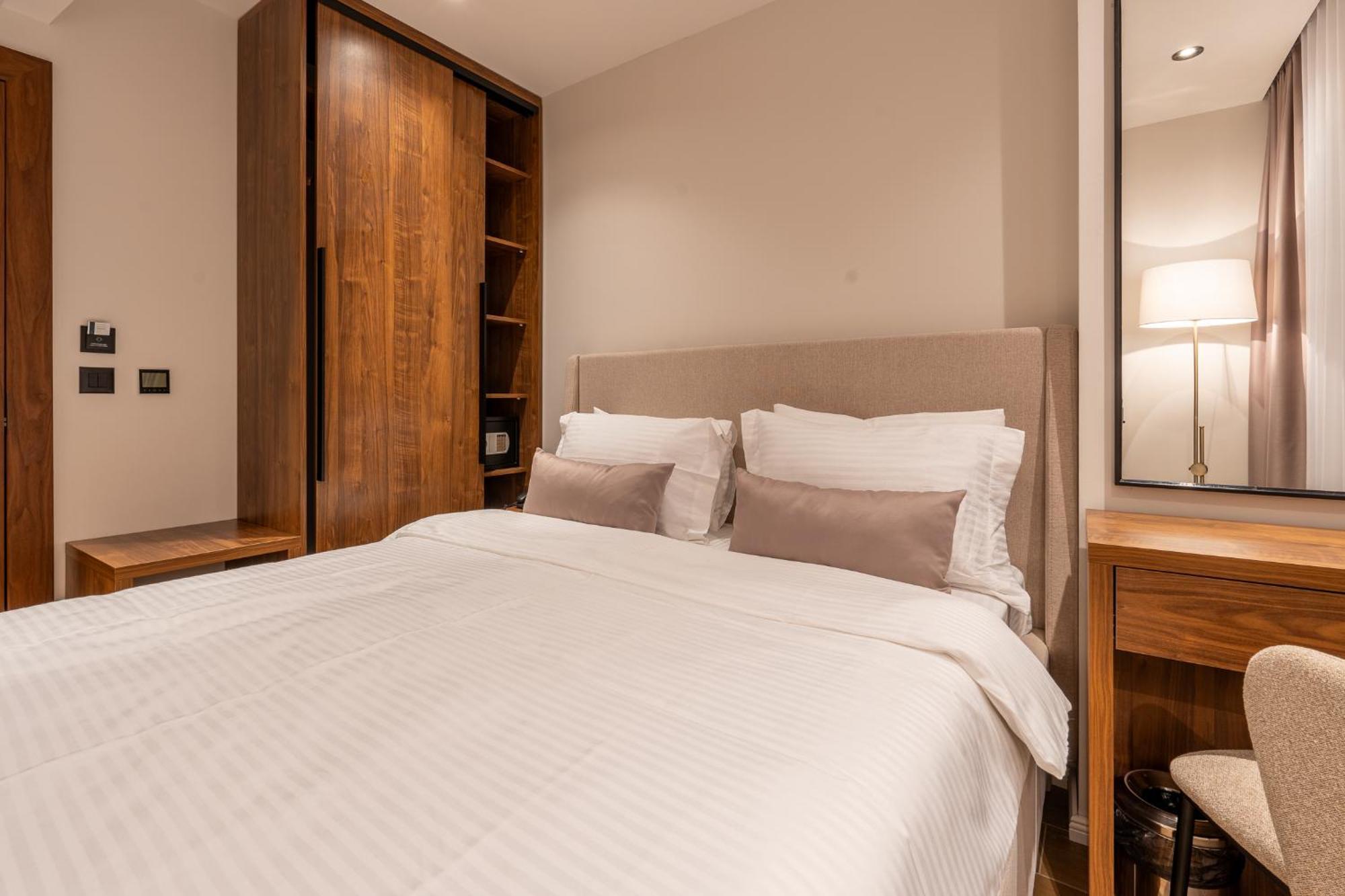 Ruby Hotel Prishtina Pristina Esterno foto