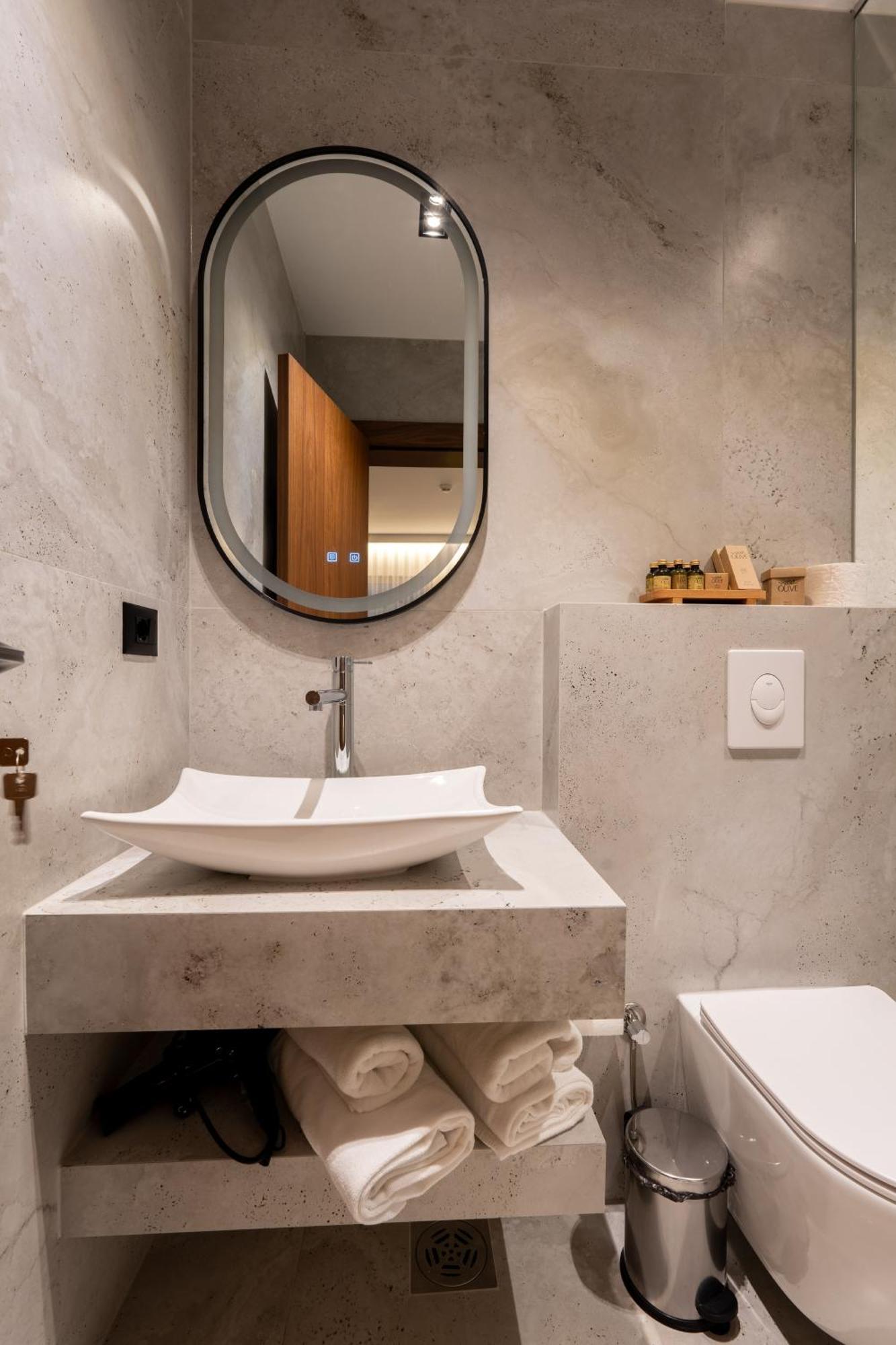 Ruby Hotel Prishtina Pristina Esterno foto