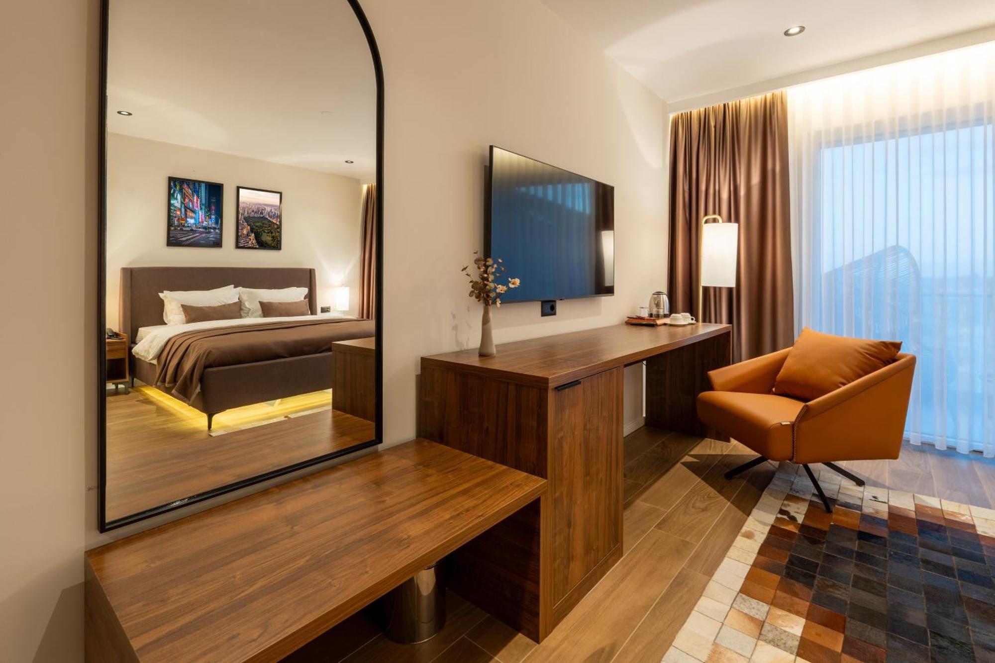 Ruby Hotel Prishtina Pristina Esterno foto