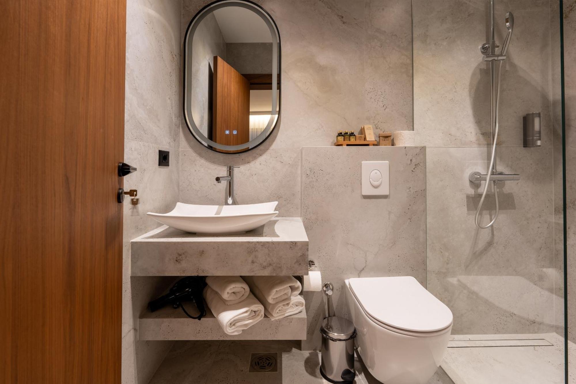 Ruby Hotel Prishtina Pristina Esterno foto