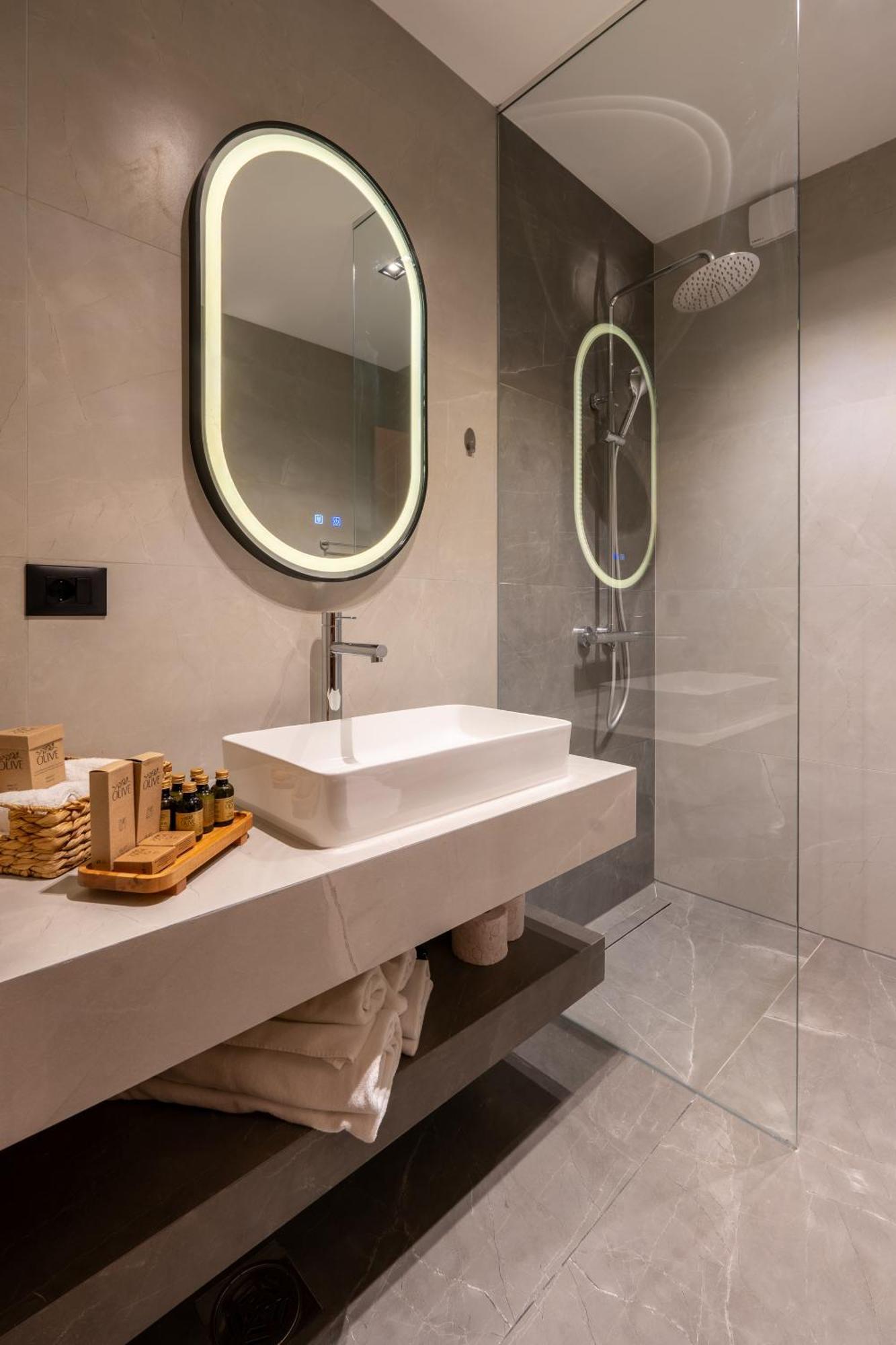 Ruby Hotel Prishtina Pristina Esterno foto