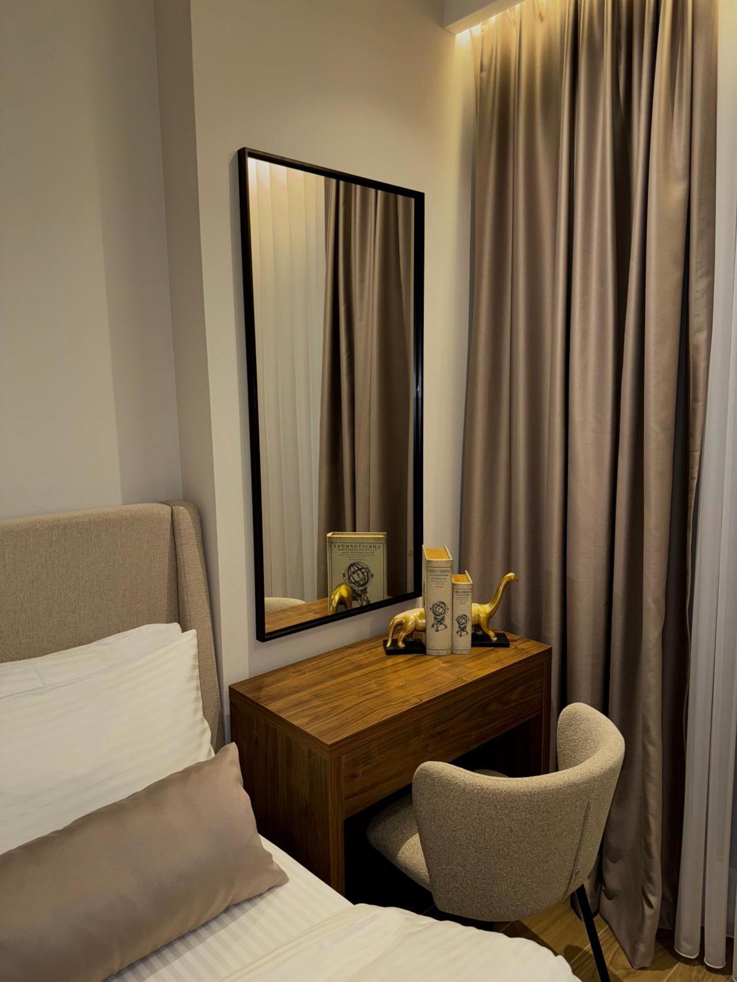 Ruby Hotel Prishtina Pristina Esterno foto
